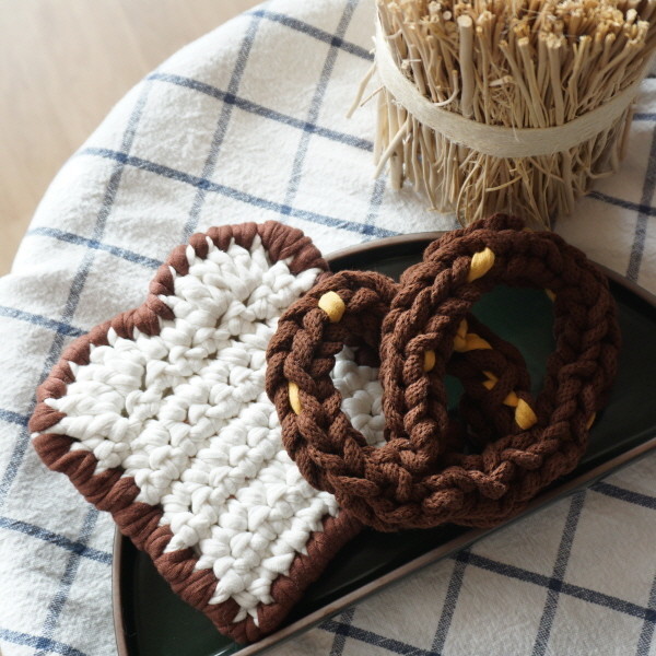 페오펫몰,[완제품/강아지 장난감] 프레즐 터그 토이